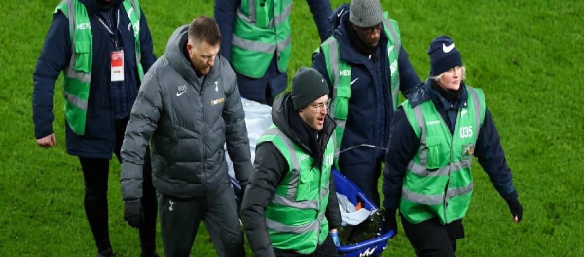 罗德里戈·本坦库尔在对阵利物浦的比赛中被担架抬下场，将前往医院接受进一步的检查