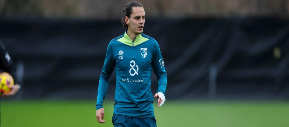 Enes Unal suffered a torn anterior cruciate ligament in his right leg during training