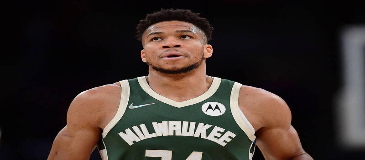 Antetokounmpo scores double-double as Bucks defeat 76ers for fourth straight win