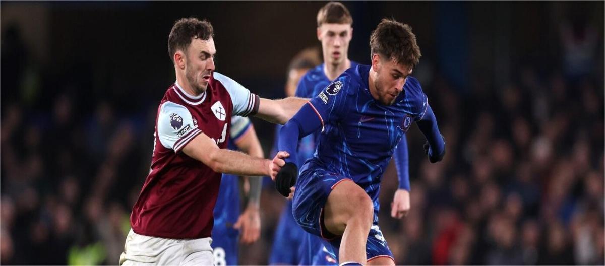 Premier League - Pedro Neto scores as Chelsea beat West Ham 2-1
