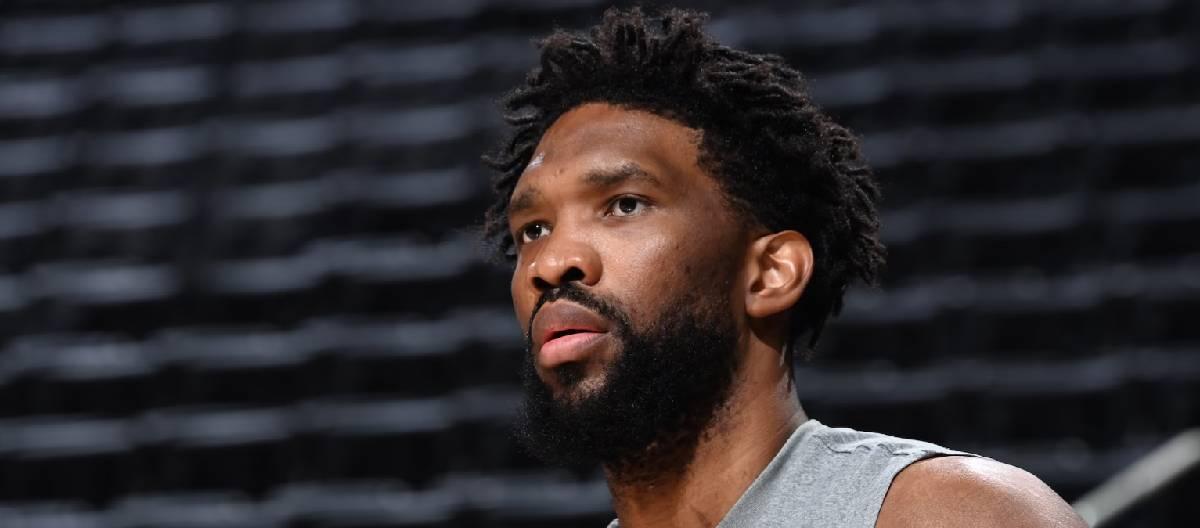 Joel Embiid re-injured left knee, will undergo knee examination