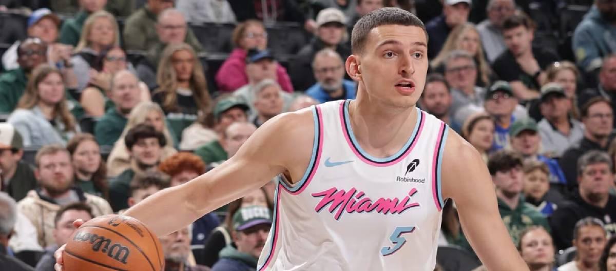 Nikola Jovic will be out for at least four weeks with broken right hand