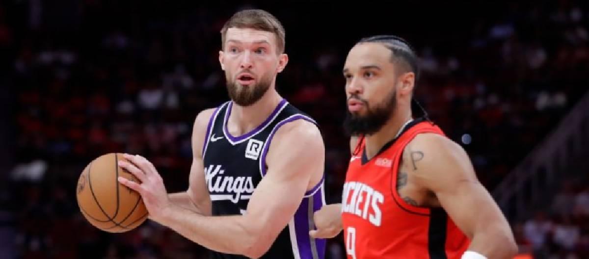 多曼塔斯·萨博尼斯在对阵休斯顿火箭队的比赛中腿筋受伤