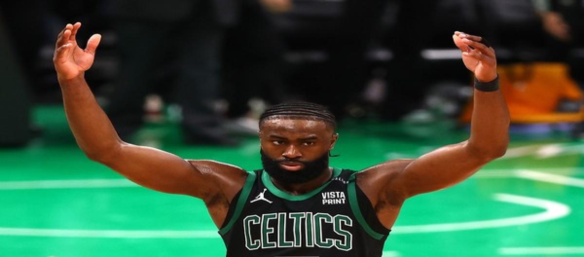 Jaylen Brown scores 31 points as Celtics beat Lakers