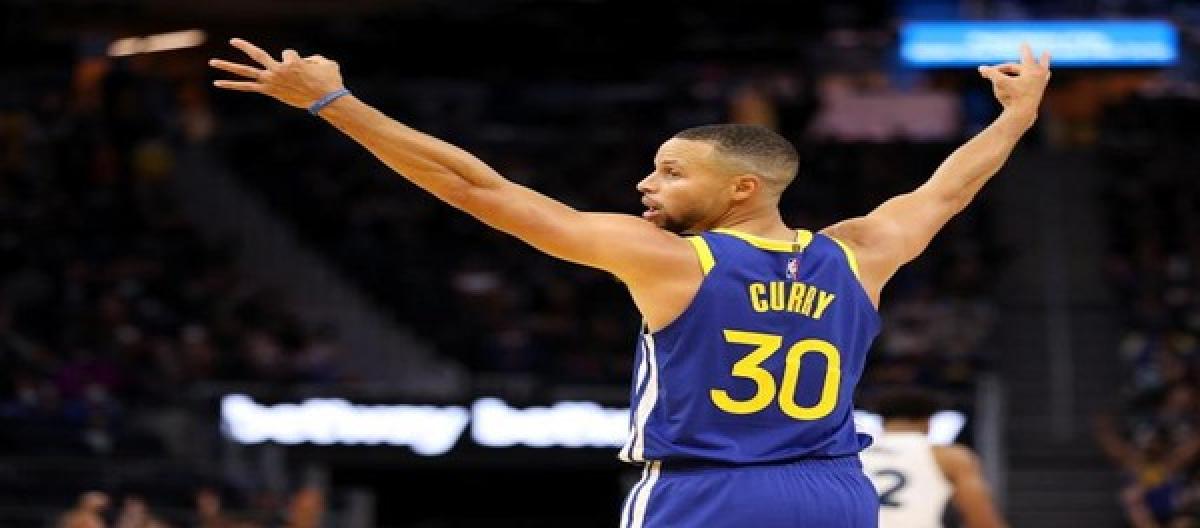 Warriors beat Kings 130-104 to win 6 games in a row, Curry breaks record with three-pointer