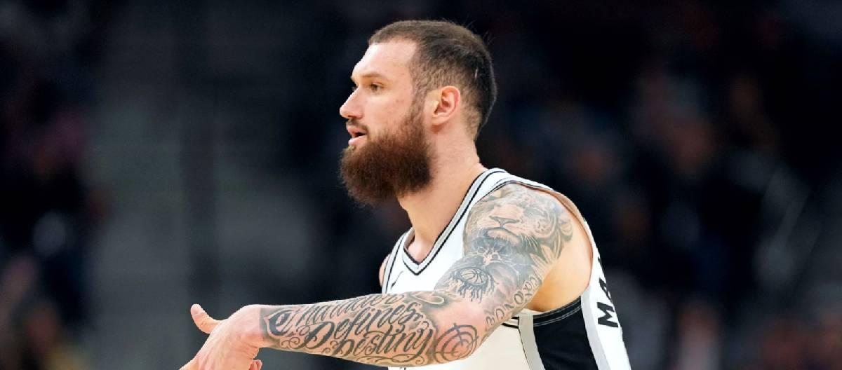 Sandro Mamukelashvili becomes first player to score 34 points in 19 minutes