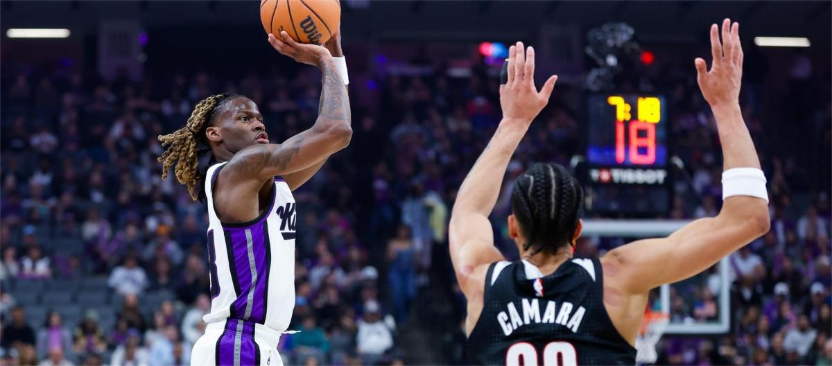 Zach LaVine scores 29 as Sacramento Kings beat Portland Trail Blazers 128-107