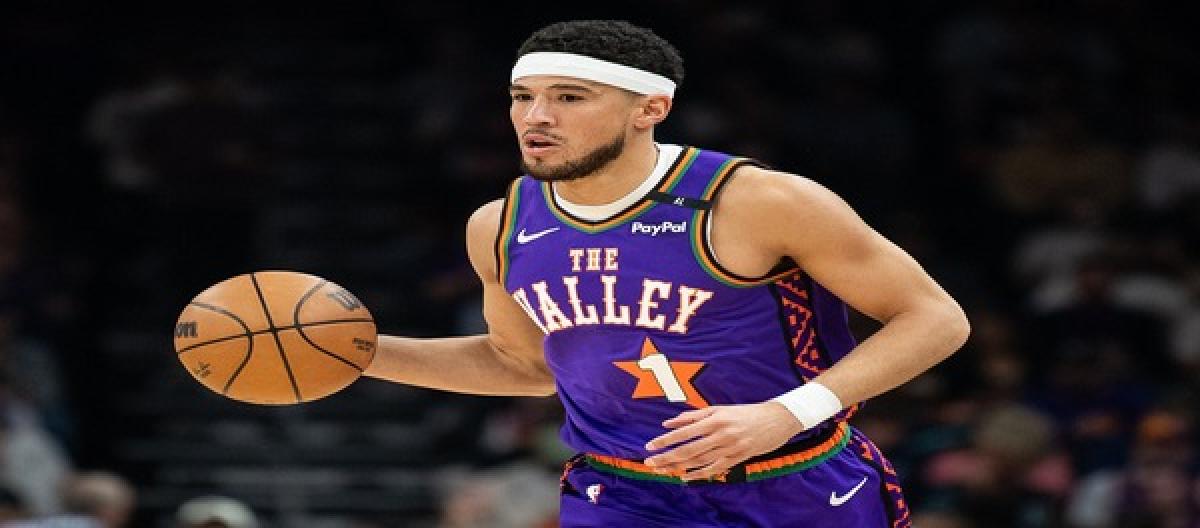 苦苦支撑！布克半场16中9砍全场最高20分 独挑大梁难掩太阳颓势