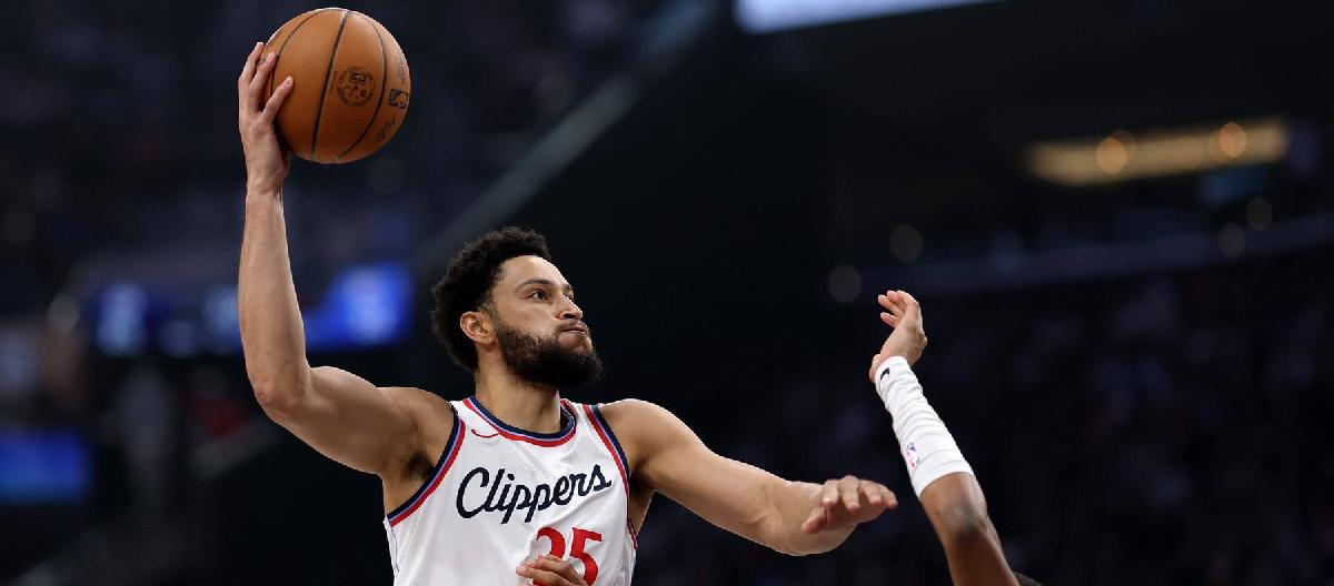 Tyronn Lue says he needs Simmons to play more aggressively