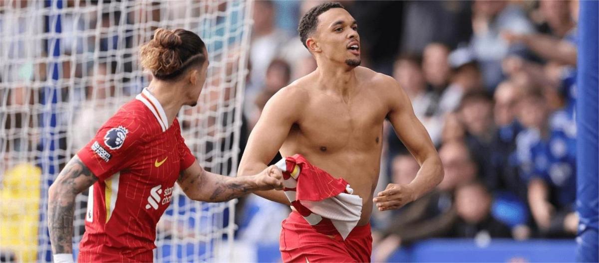 Premier League - Alexander-Arnold scores as Liverpool beat Leicester 1-0