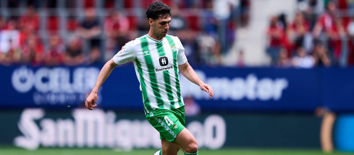 梅奥拉表示卡多索潜力巨大，哈吉·赖特应获得一次机会