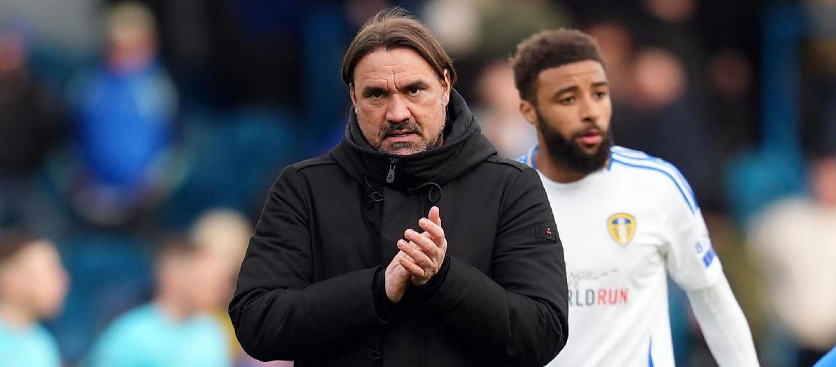 利兹联夺英冠冠军，法尔克赛后沉浸在自己的情绪