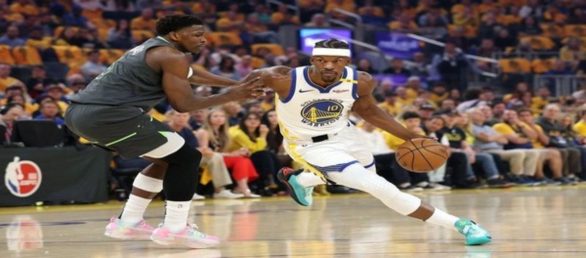 勇士半场0三分仍领先！季后赛罕见纪录八年后重现