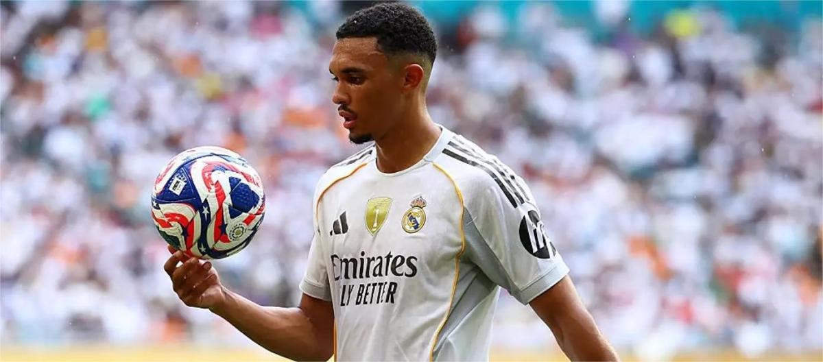 Courtois praises Arnold for helping the team improve