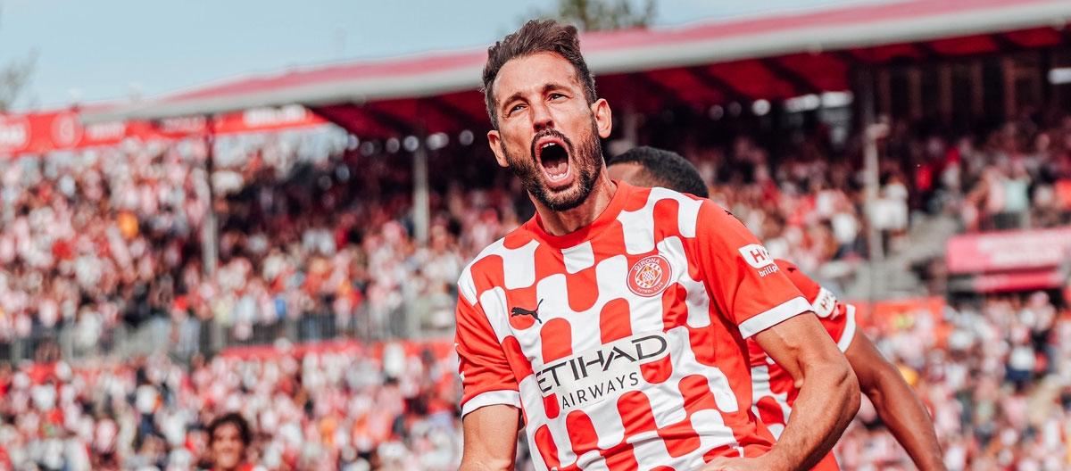 Girona triggered contract extension of its veteran captain Cristhian Stuani..