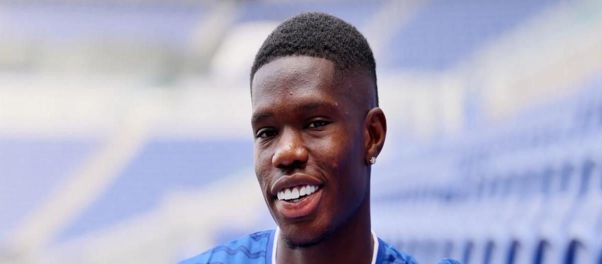 Everton officially announced the signing of Villarreal striker Tierno Barry on a four-year contract