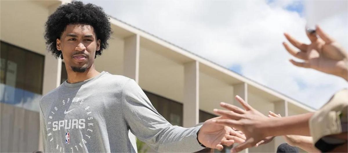 Proving his strength, Dylan Harper hopes to learn from veteran teammates