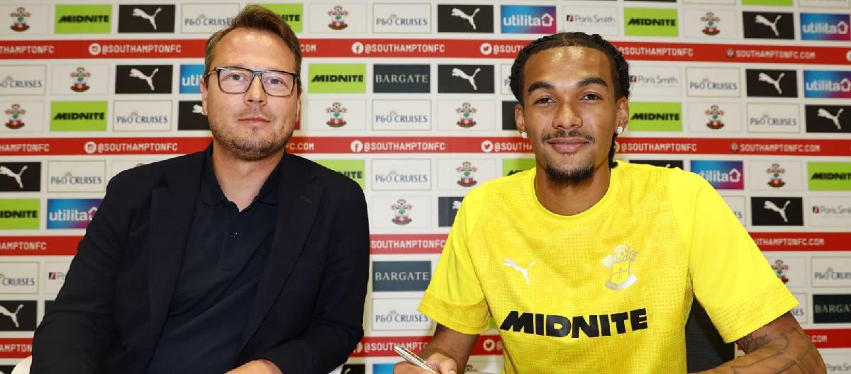 南安普顿宣布签下前锋达米恩·唐斯