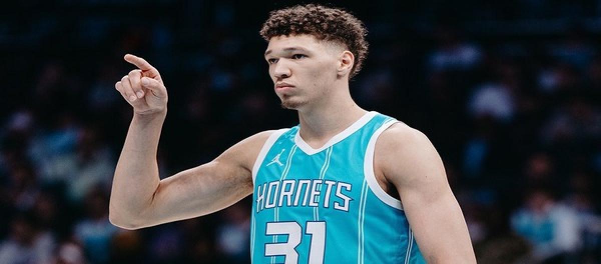 NBA夏季联赛｜黄蜂96-94险胜76人 明茨24分难救主 萨隆末节发威