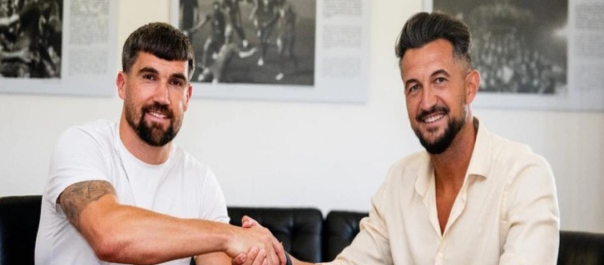 Official: Australian goalkeeper Matthew Ryan joins Levante on a free transfer