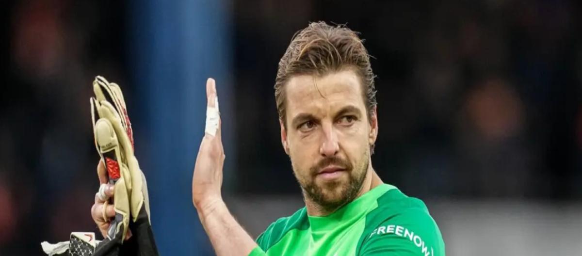 前荷兰国门蒂姆·克吕尔自宣退役，时年37岁