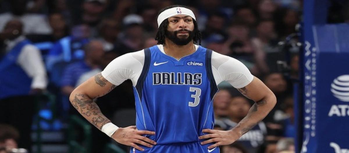 安东尼·戴维斯休赛期接受眼部手术 将以护目镜形象重返赛场