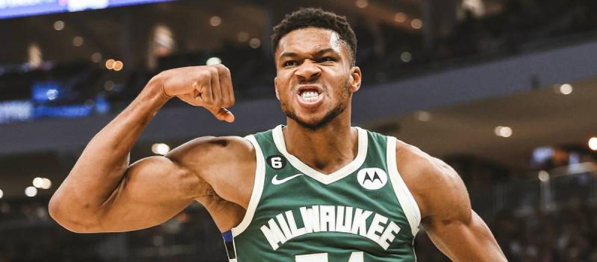 Giannis Antetokounmpo returns to Milwaukee Bucks training camp