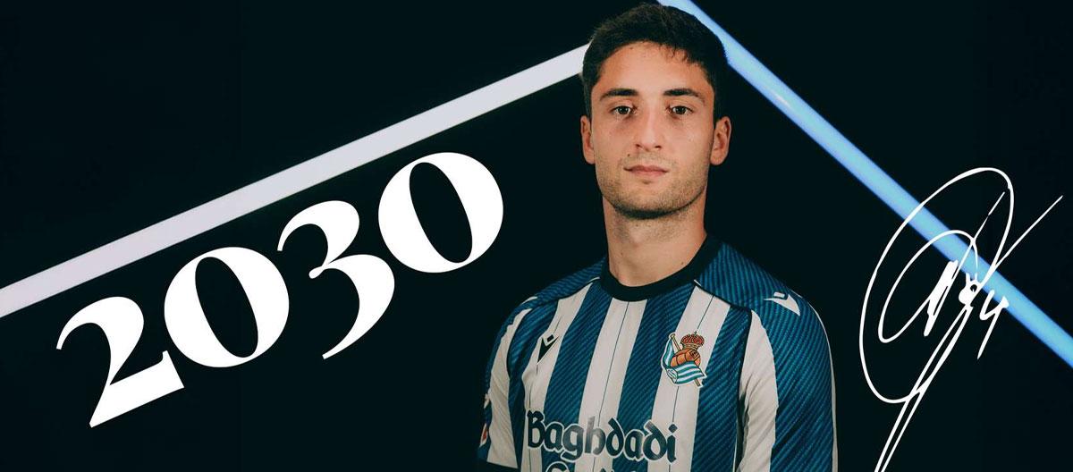 Real Sociedad completes contract extension with Spanish defensive midfielder Jon Gorrotxategi..