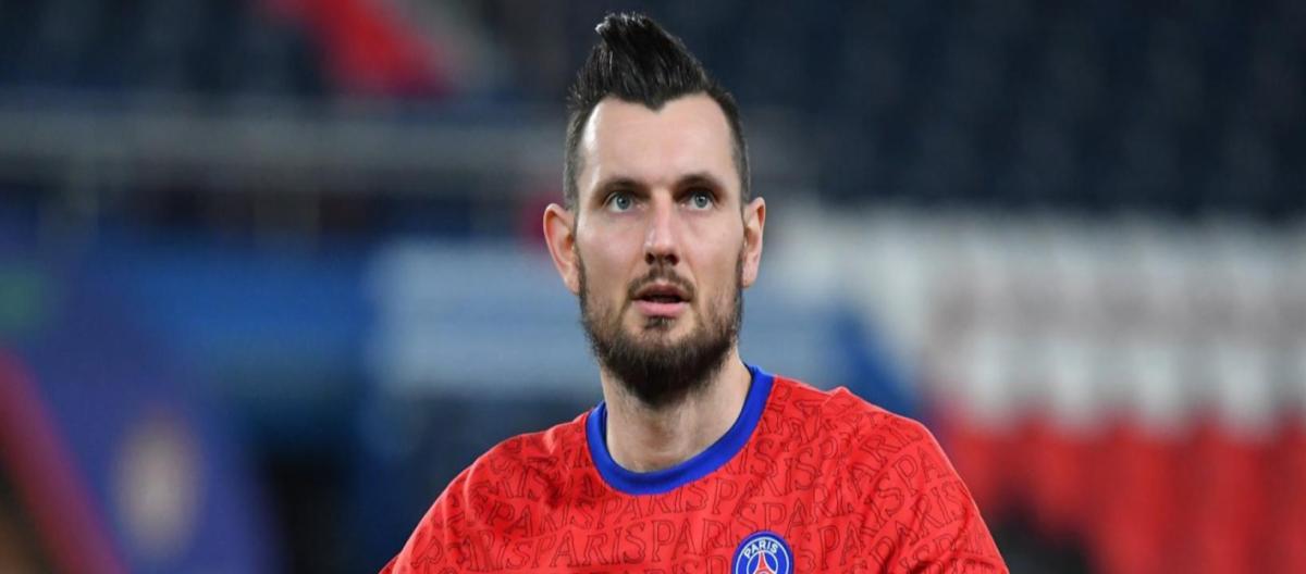 Former Paris Saint-Germain goalkeeper Alexandre Letellier announces his retirement at the age of 34