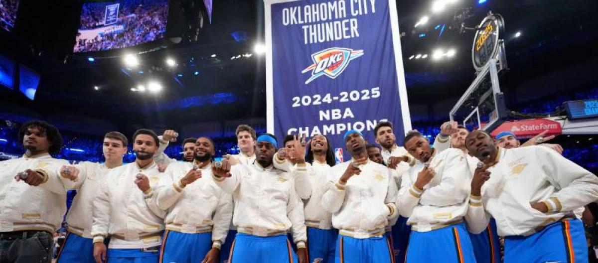Thunder's championship rings make a dazzling appearance before the season opener