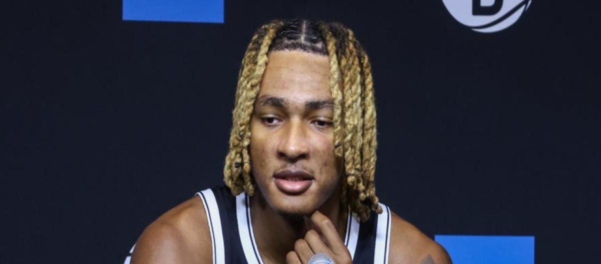 篮网官方宣布，已执行诺亚·克劳尼合同中2026/27赛季的球队选项