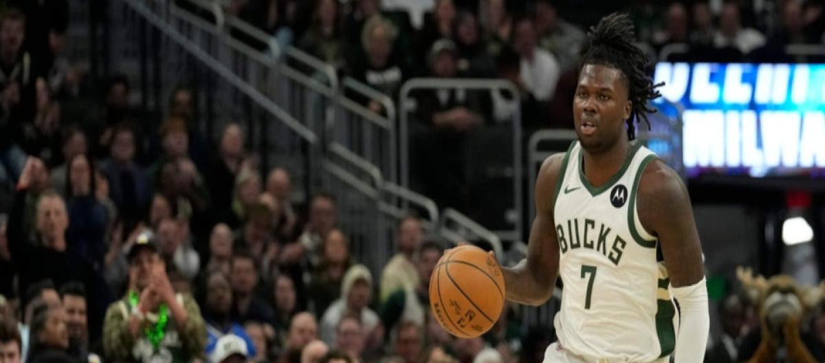 沙姆斯：骑士双向合同签下前雄鹿前锋克里斯·利文斯顿