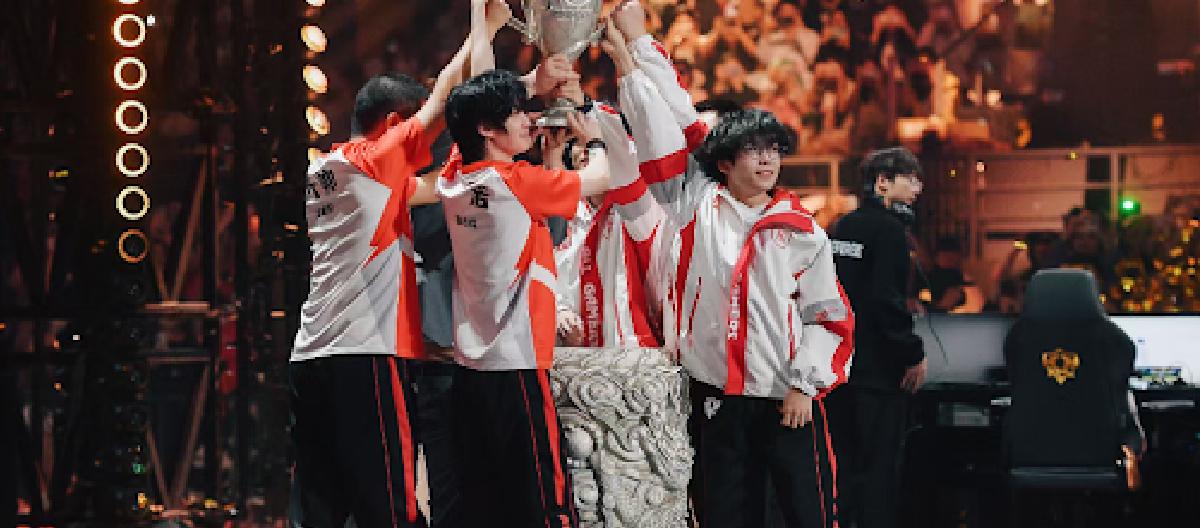 KPL Grand Finals: The first Chinese esports team to win the championship at the Bird's Nest stadium, a commentator's inadvertent remark offended the LPL community.
