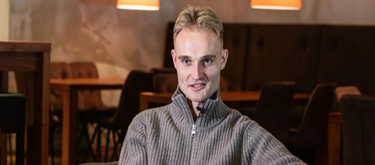 Official: Werder Bremen has extended the contract of 27-year-old center-back Amos Piper.