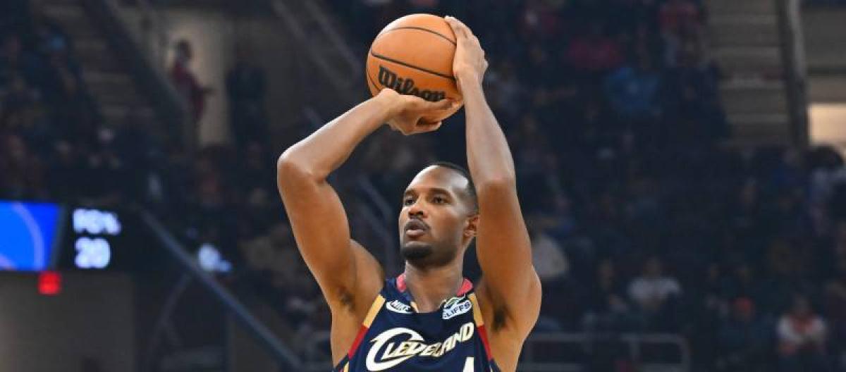 埃文·莫布里提前复出　火速贡献14分