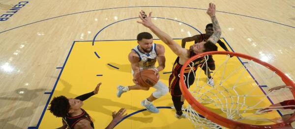 Curry's 31 points weren't enough to save the Hawks from defeat, who edged out the Warriors 124-111.