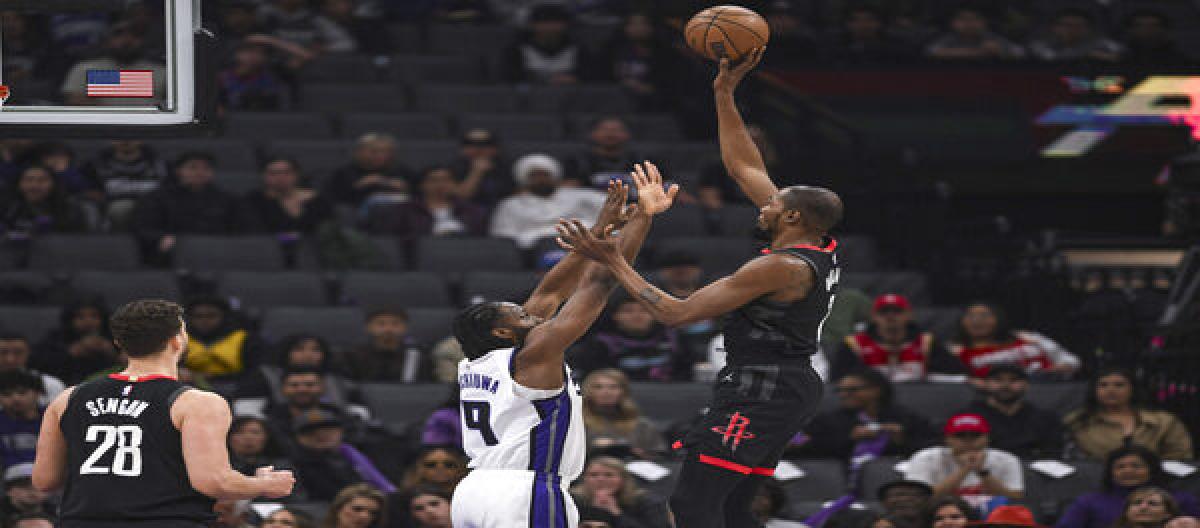 Thompson's 31 points weren't enough to secure a 111-98 victory for the Kings over the Rockets.