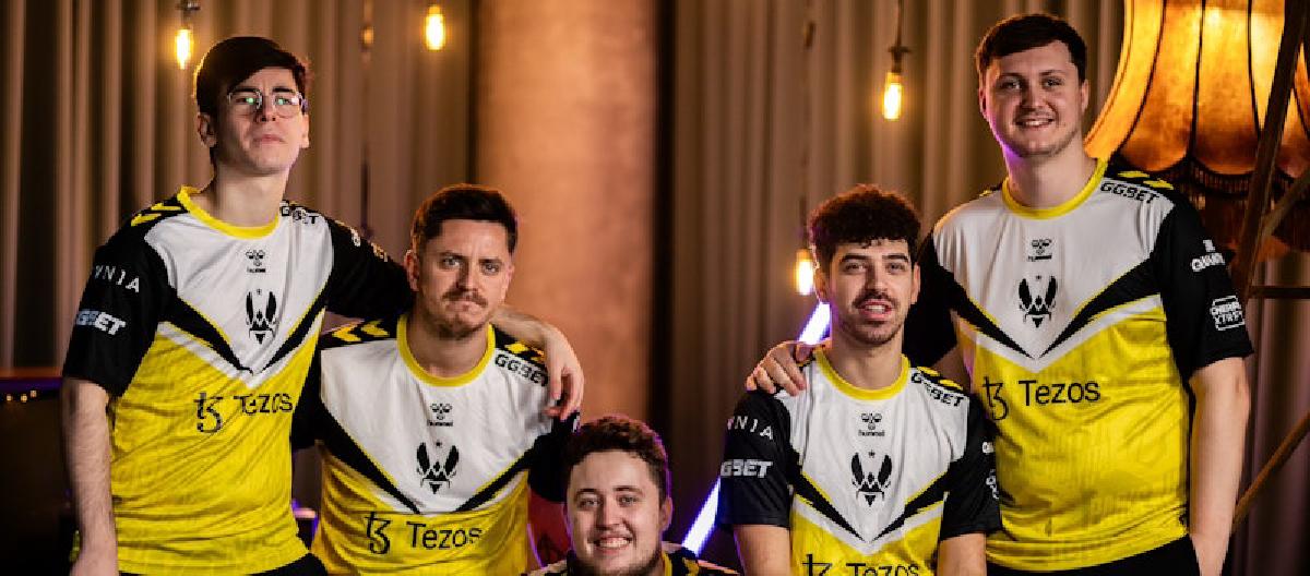 HLTV颁奖典礼，2025年度最佳战队，Vitality第一，Spirit第二。