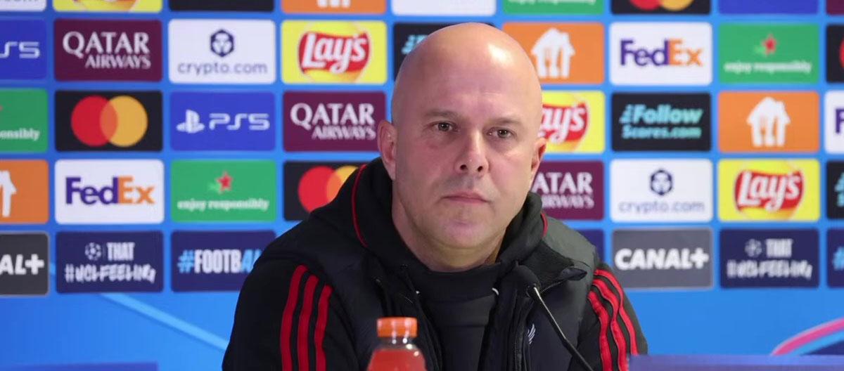 英国媒体一致谴责那位公开询问阿恩·斯洛特是否讨论过被哈维·阿隆索取代的记者。