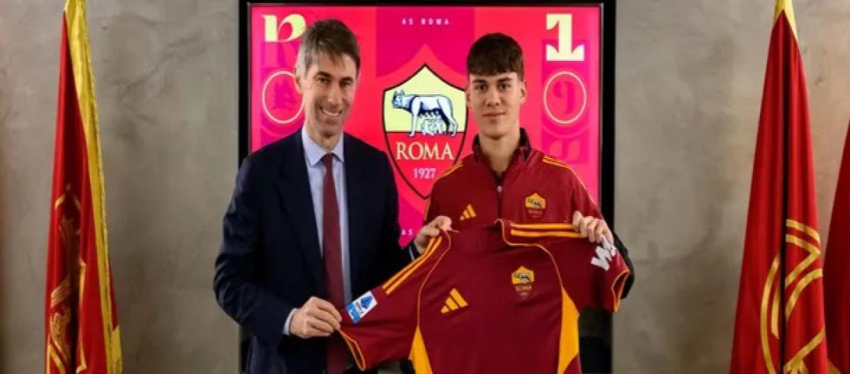 Roma have officially announced the loan signing of Genoa right winger Venturino for half a season, with the contract including a buy-out clause.