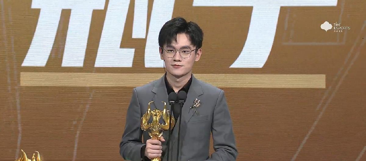 Chang Sheng appeared on the official live stream to promote his skin, and his voice details revealed his KPL freeze control record.