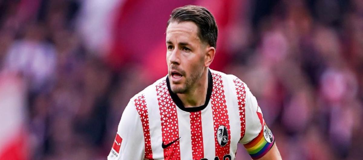 Official: Freiburg has extended the contract of captain Christian Günter.