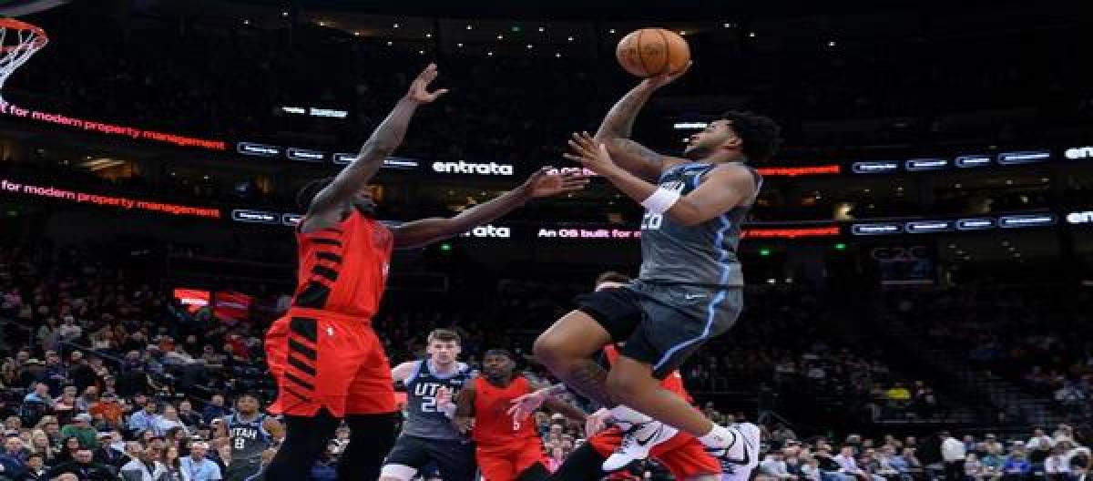 霍勒迪31分闪亮全场 开拓者以136-119轻取爵士