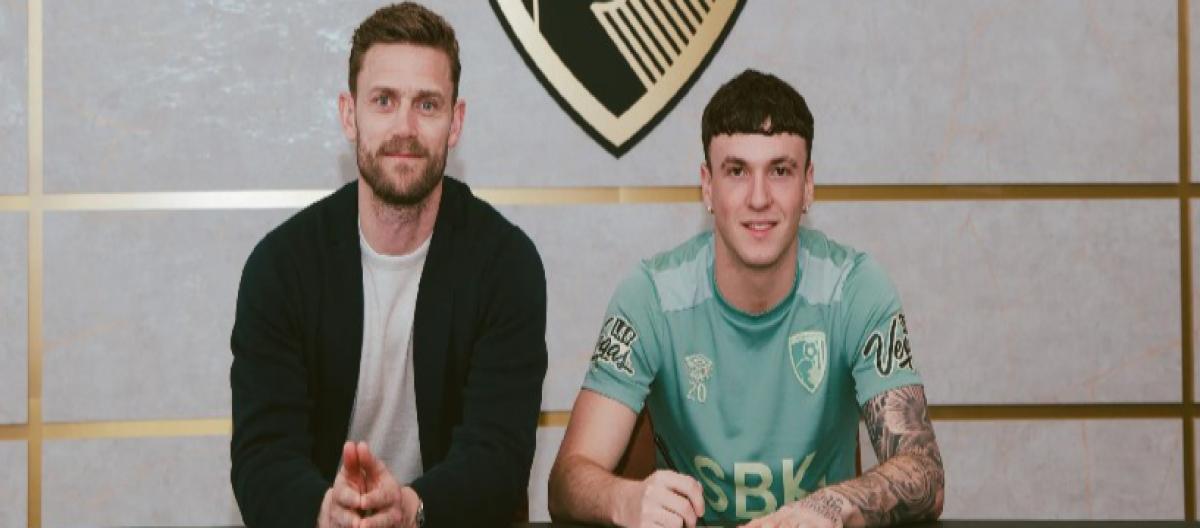 Bournemouth have officially bought out AC Milan loanee Alex Jiménez, signing him to a contract that runs until 2031.