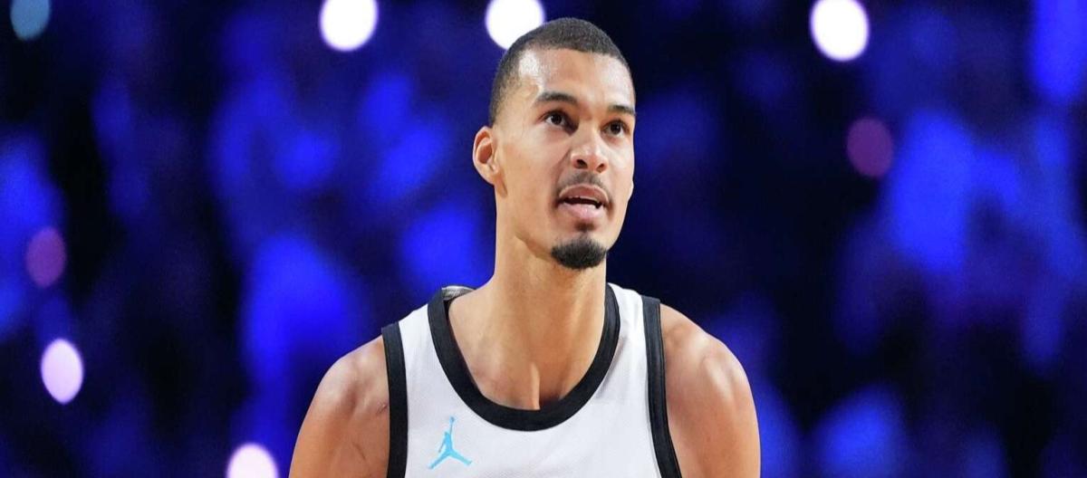 Marks: The Spurs' max contract extension for Viktor Amar'e is a done deal; the new contract could be worth up to $303.3 million.