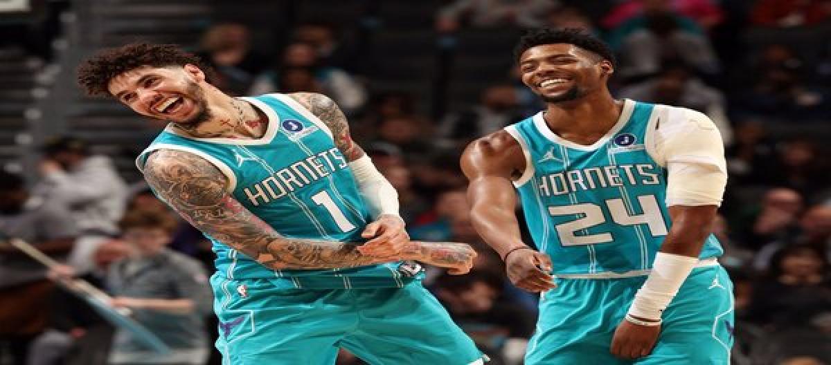 Miller scored 17 points and Ball added 15, as the Hornets defeated the Mavericks 117-90.