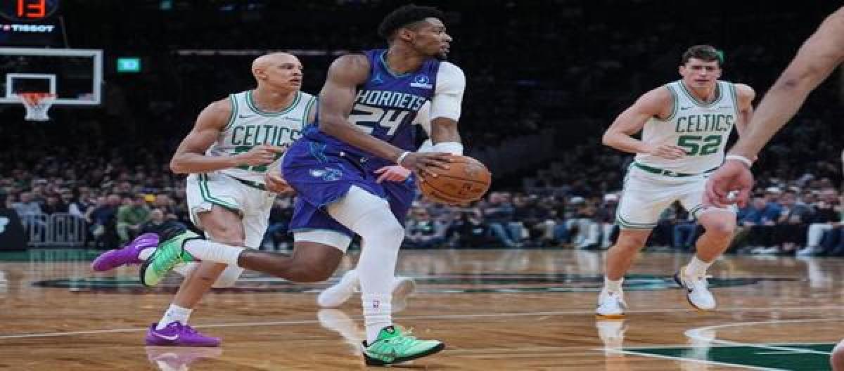 White's 29 points weren't enough to stop the Hornets from defeating the Celtics 118-89.