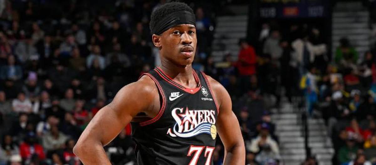 76人队新星MVP VJ·埃奇康比重摔伤停