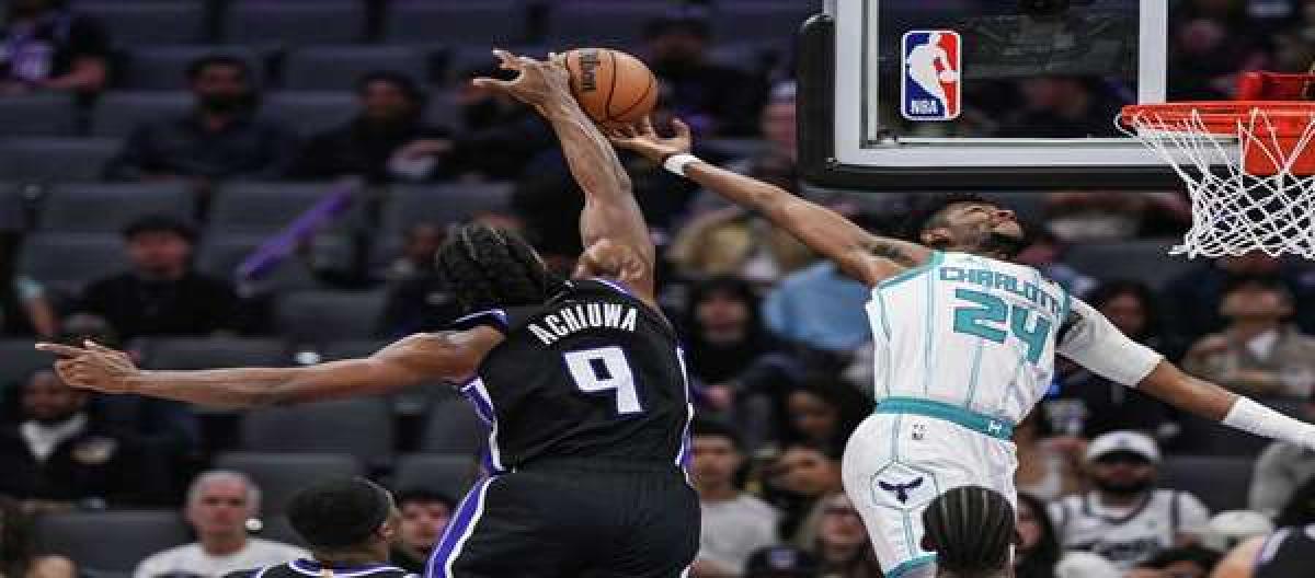 DeRozan's 39 points weren't enough to save the Hornets from defeat, who beat the Kings 117-109.