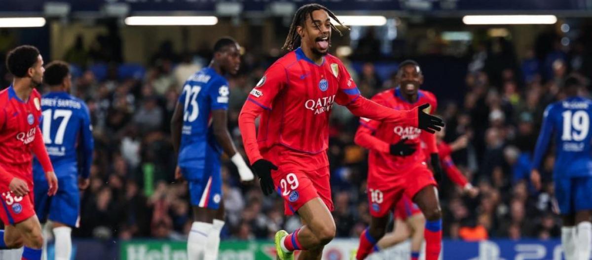 Champions League – Kvalatschlia scores as Paris Saint-Germain defeat Chelsea 3-0